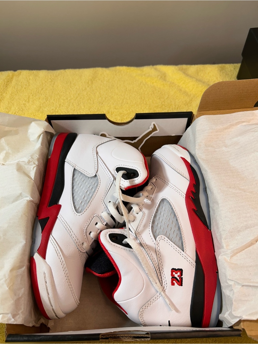Nike Kids White Black Red Air Jordan Style Sneakers authentic  with receipt - Picture 7 of 10